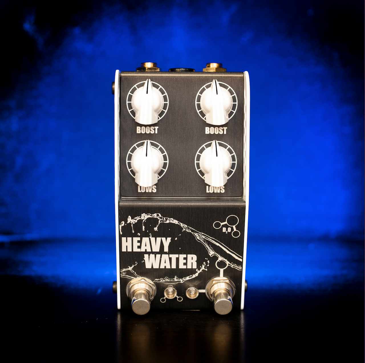 HEAVY WATER デュアル ハイ ヘッドルーム ブースト ペダル。